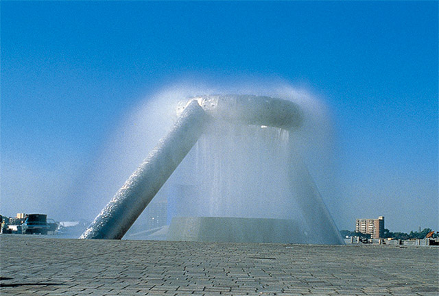 彫刻家イサム・ノグチ ｜AKARI Light Sculpture by Isamu Noguchi